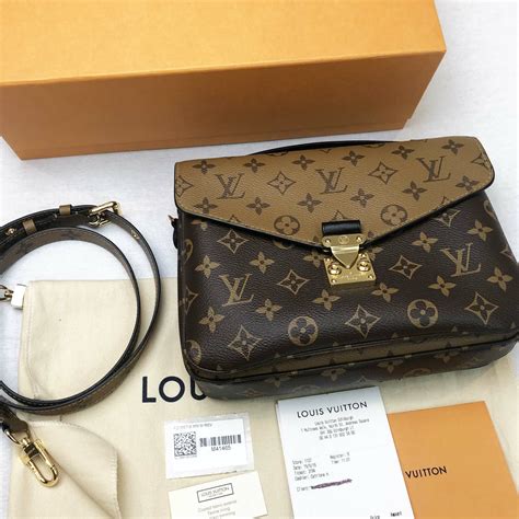 louis vuitton pochette metis bag price|Louis Vuitton reverse pochette metis.